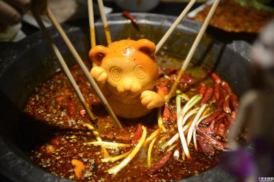 重慶老火鍋底料批發(fā)，吃火鍋的時候應該注意哪些“點”
