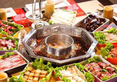 重慶火鍋底料加工廠家番茄火鍋是怎么做出來(lái)的