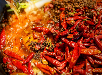 都是什么人在進(jìn)行火鍋底料批發(fā)