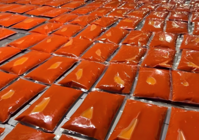 重慶火鍋底料獨(dú)特風(fēng)味，加工廠有何秘訣？