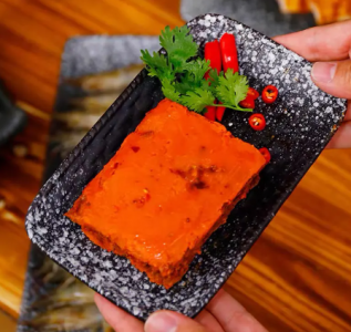 如何慧眼識牛油紅油底料？秘訣在手，美味即成半！