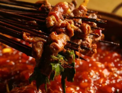 揭秘重慶串串香底料批發(fā)廠家：核心優(yōu)勢(shì)究竟何在？