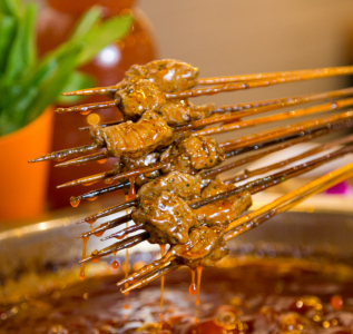 如何挑選優(yōu)質(zhì)的串串香底料批發(fā)廠家，確保美味與品質(zhì)雙贏？