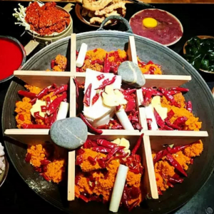 揭秘重慶火鍋底料靈魂之味，獨(dú)特秘訣何在？廠家深度解析！